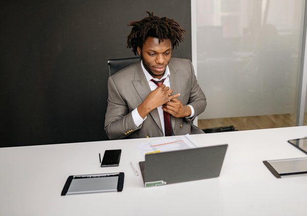 Quelle est la réglementation concernant la gestion des incidents de sécurité informatique en entreprise ?