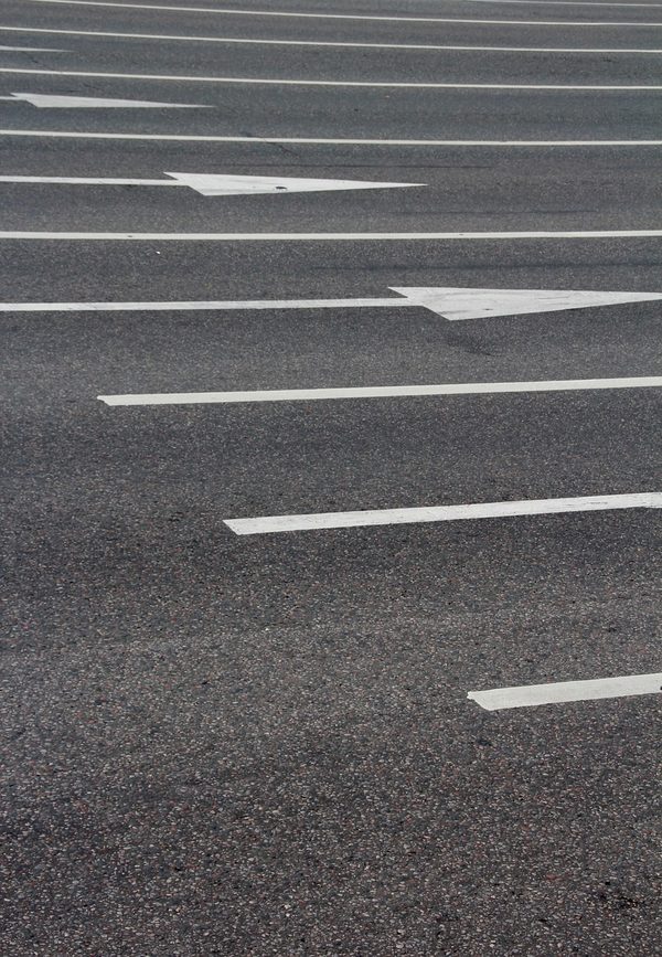 Marquage au sol par Ylon : Votre partenaire pour la sécurité et l'efficacité